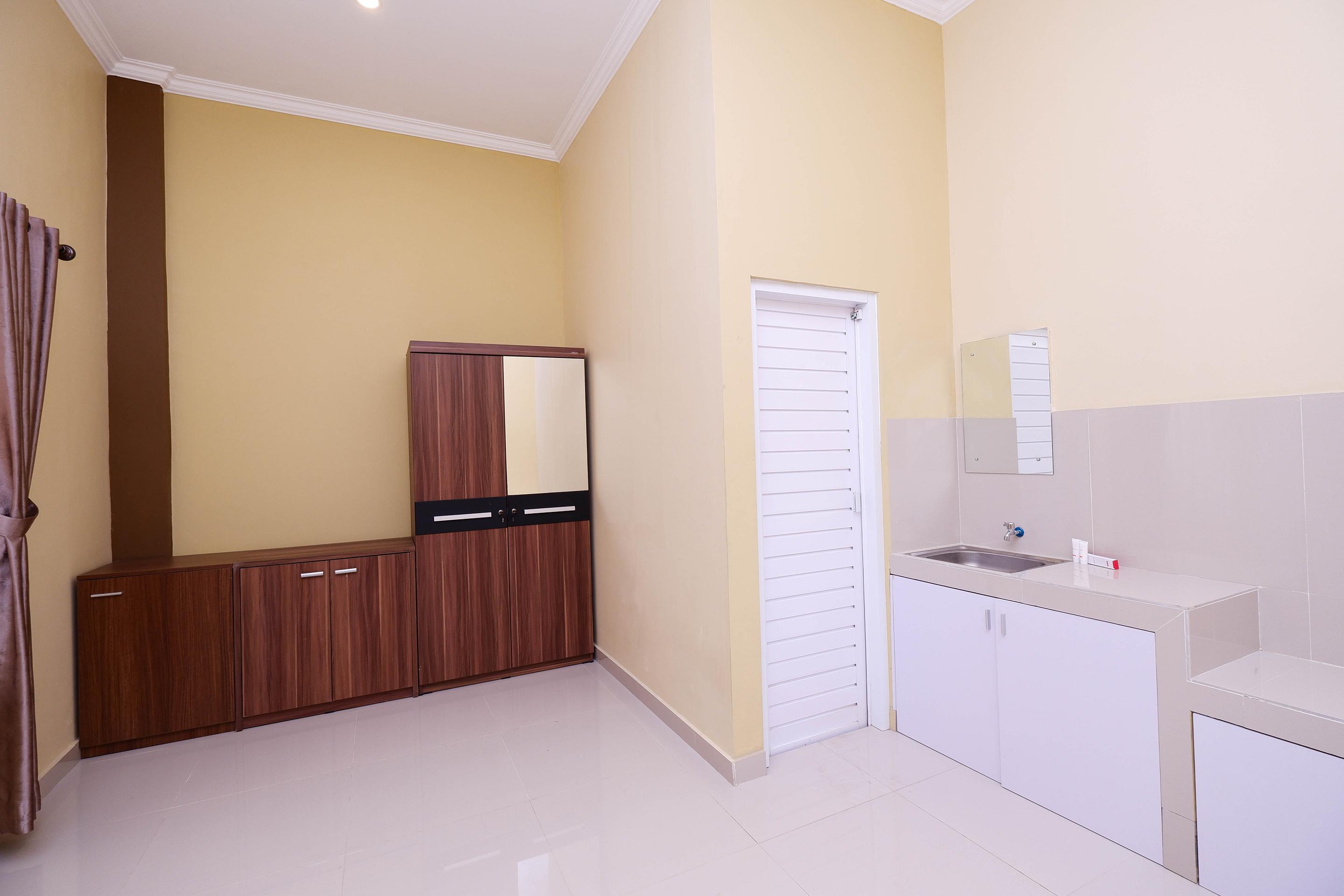 Hotel Super Oyo 1506 Shabrina 2 Syariah Solo Exteriér fotografie
