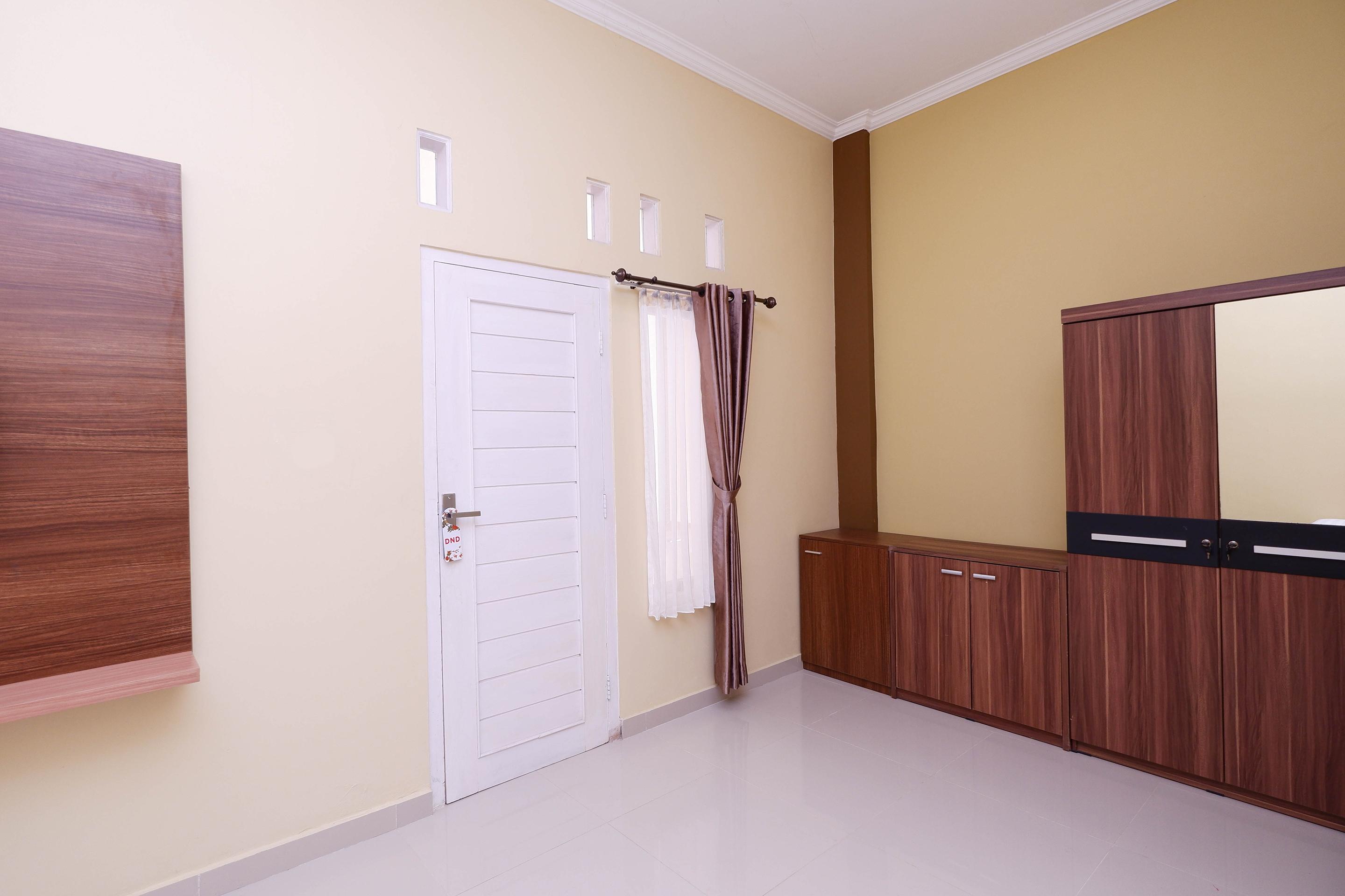 Hotel Super Oyo 1506 Shabrina 2 Syariah Solo Exteriér fotografie